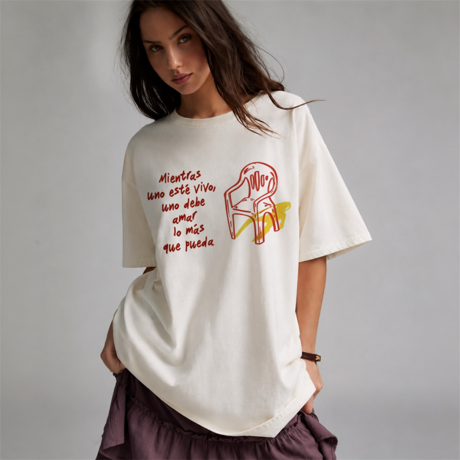 تي شيرت باقتباس إسباني: Mientras Uno Este Vivo Love Message Graphic Tee
